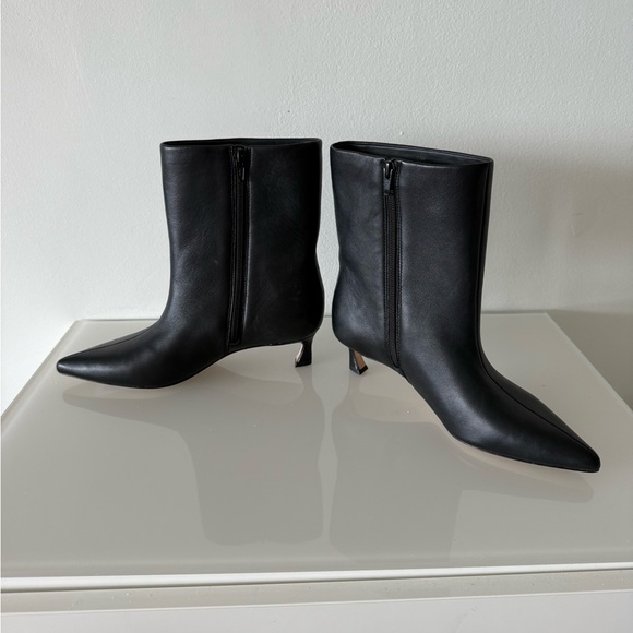 New ANTONIO MELANI Leather Sleek Black Heeled Boots - Picture 3 of 13